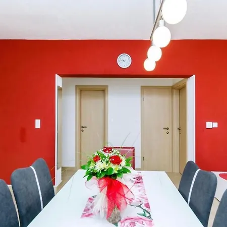 Apartament Palma 4 *